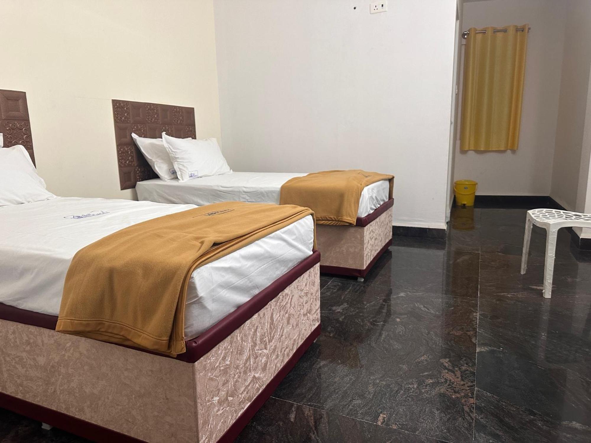 Mps Sai Palace Tiruvannamalai Exterior photo